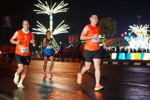 BIB: 21878, 2329
                            <button type="button" onclick="openModal(16206537)" class="btn btn-primary btn-sm float-right btn-popup" data-toggle="modal" data-target=".modal-high-quality">
                        <i class="fas fa-shopping-cart"></i> Add to Cart
                    </button>
                                            <button type="button" onclick="isThisMe(16206537, true)" class="btn btn-success btn-sm float-right btn-popup btn-isme hidden" data-toggle="tooltip" data-placement="bottom" title="นี่คือรูปของคุณใช่ไหม คลิกที่นี่เพื่อเอาเข้าอัลบั้ม">
                        <i class="fas fa-plus"></i> Add to album
                    </button>
                    <button type="button" onclick="isThisMe(16206537, false)" class="btn btn-warning btn-sm float-right btn-popup btn-isnotme hidden">
                        <i class="fas fa-ban"></i> Remove from album
                    </button>